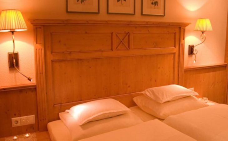 Hotel Erzberg, Zurs, Twin Room